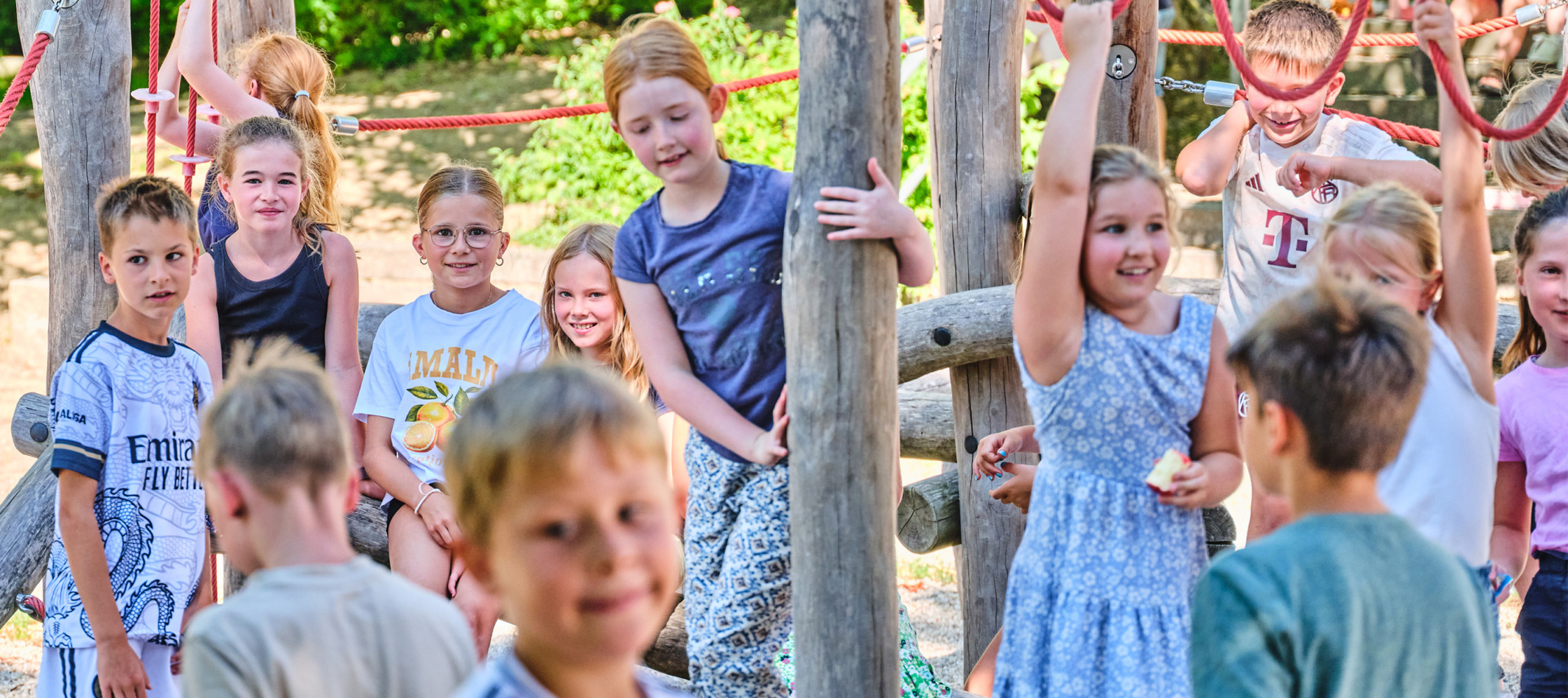 Grundschule Hauzenberg, Spiel und Spaß im Pausenhof